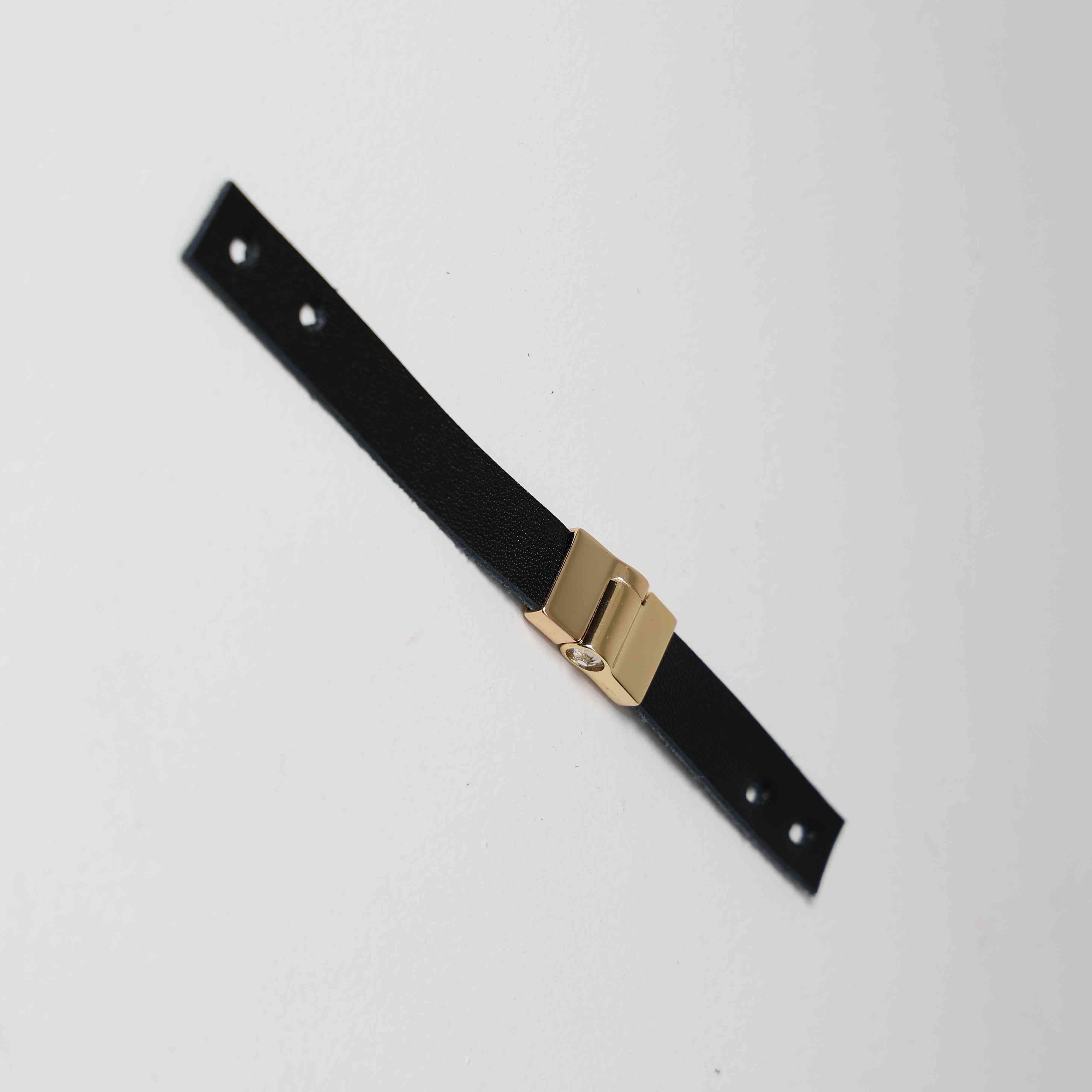 Fecho Imantado com Couro - 17cm Cor:Preto/Ouro