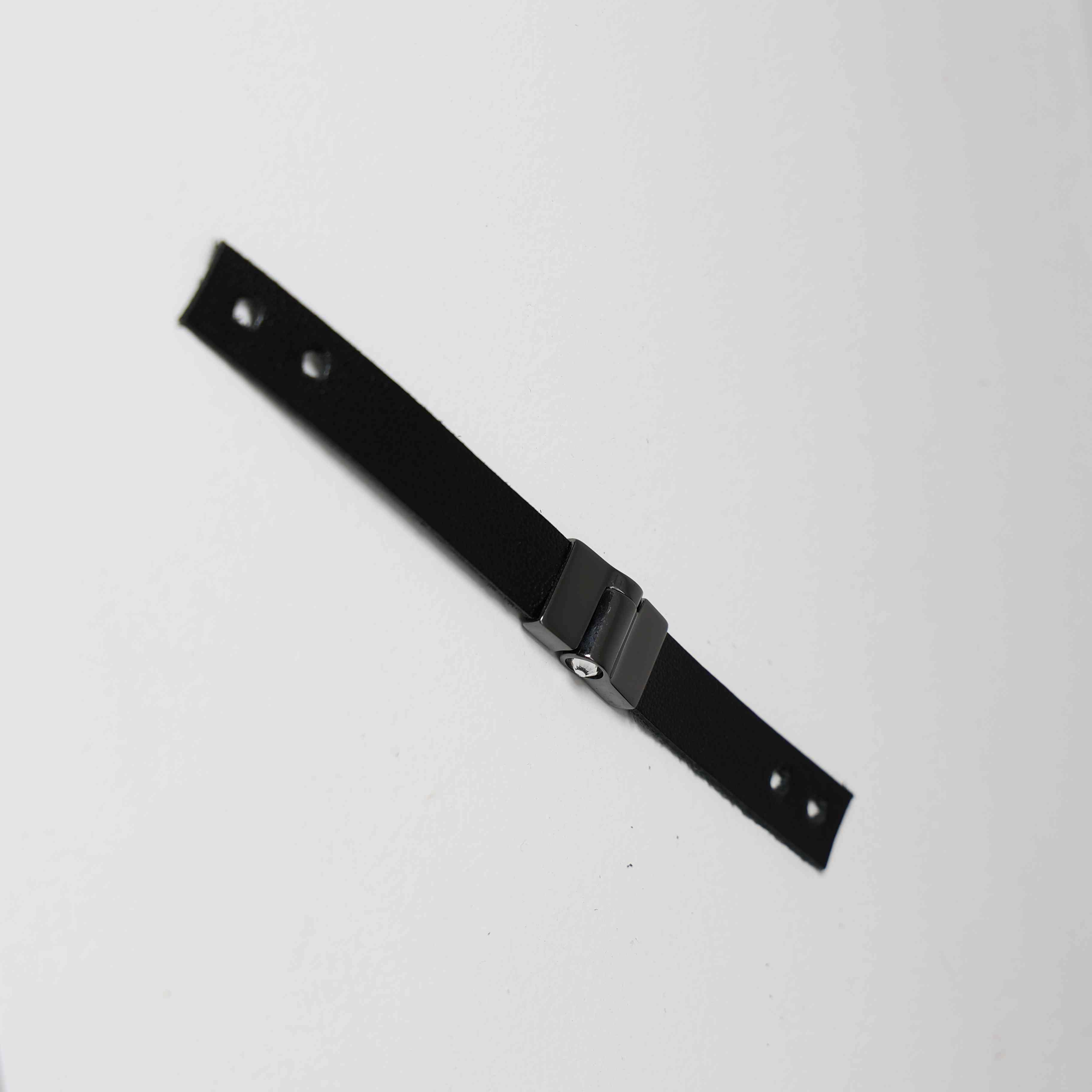 Fecho Imantado com Couro - 17cm Cor:Preto/Ônix