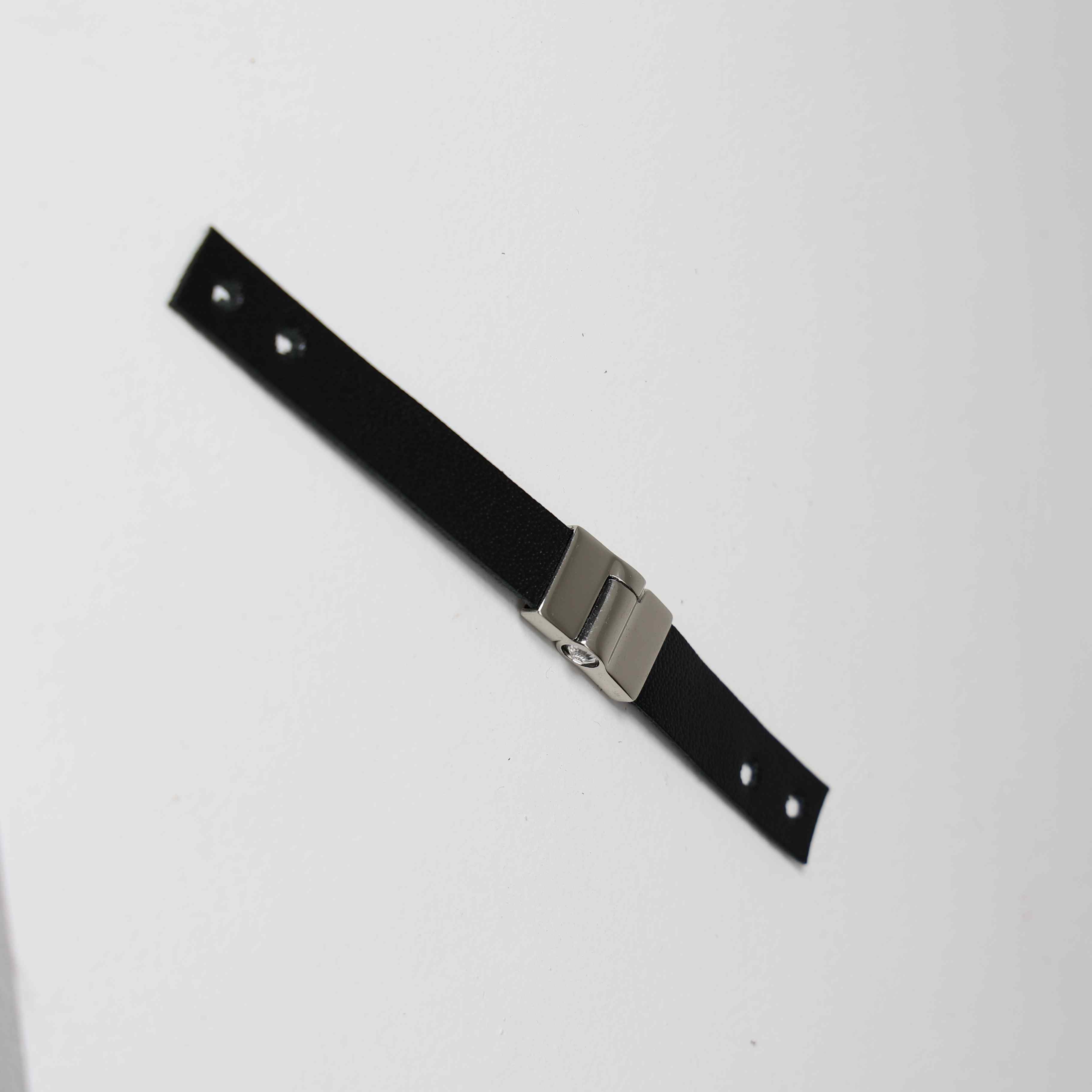 Fecho Imantado com Couro - 17cm Cor:Preto/Prata