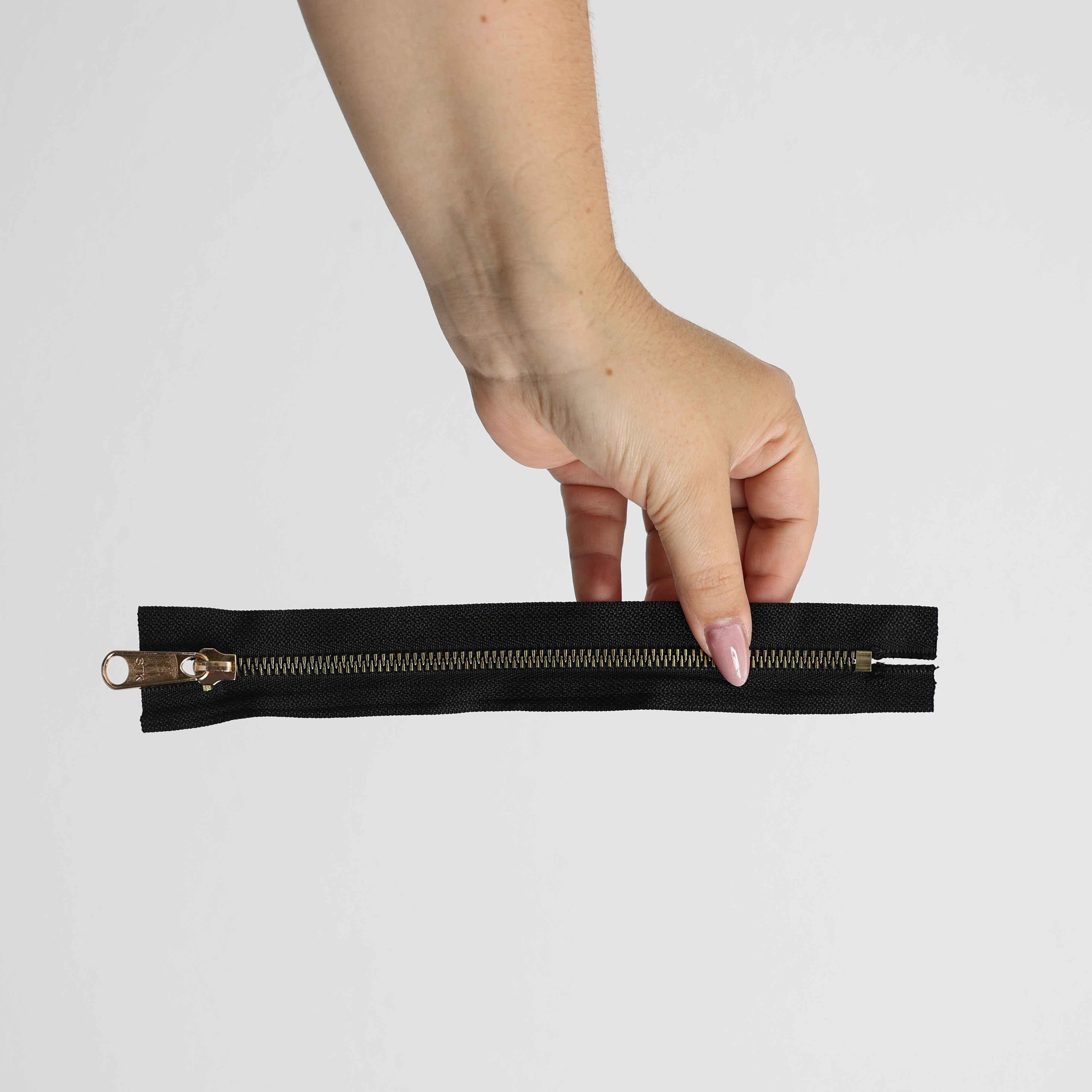Ziper 20cm Cor:Preto/Ouro