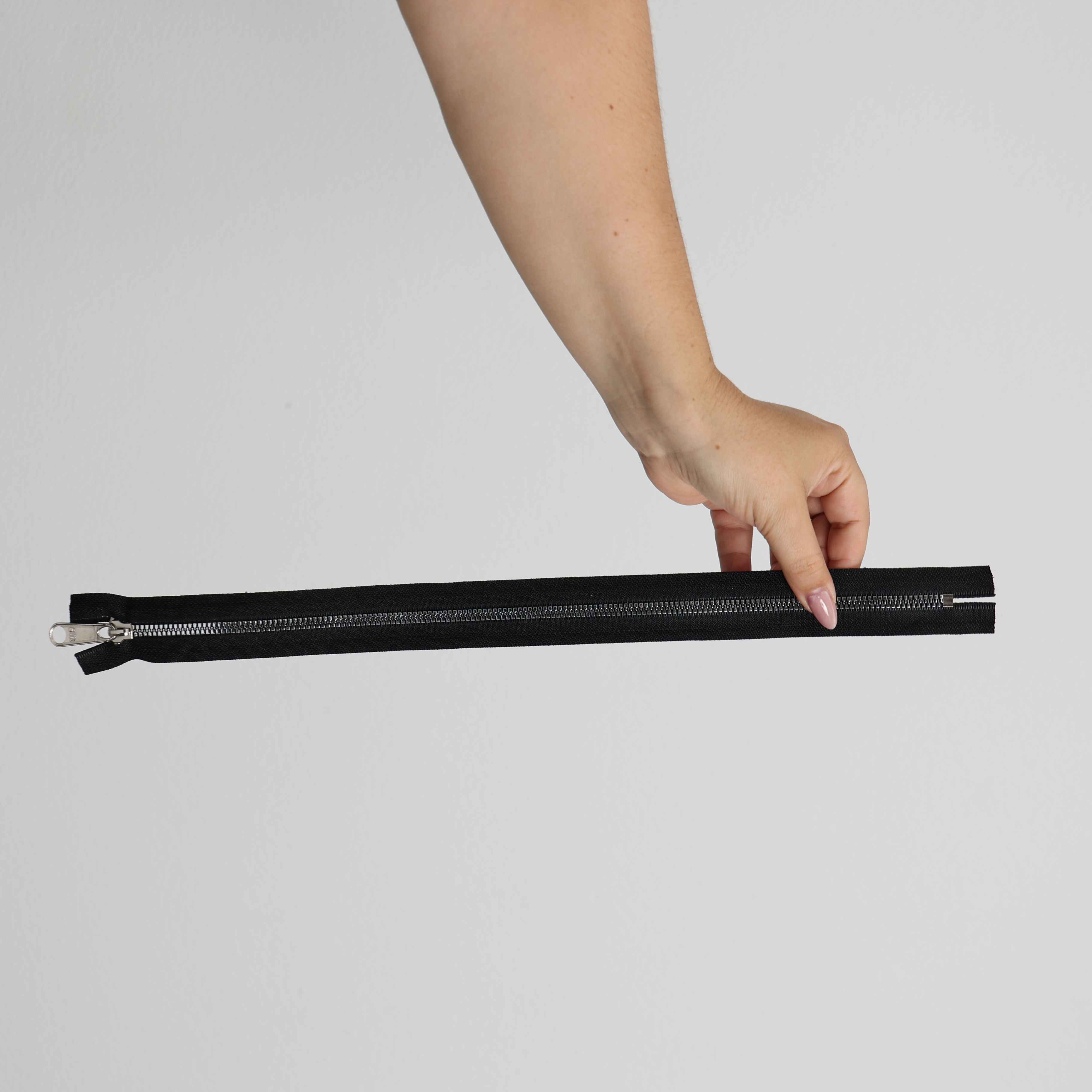 Ziper 40cm Cor:Preto/Prata