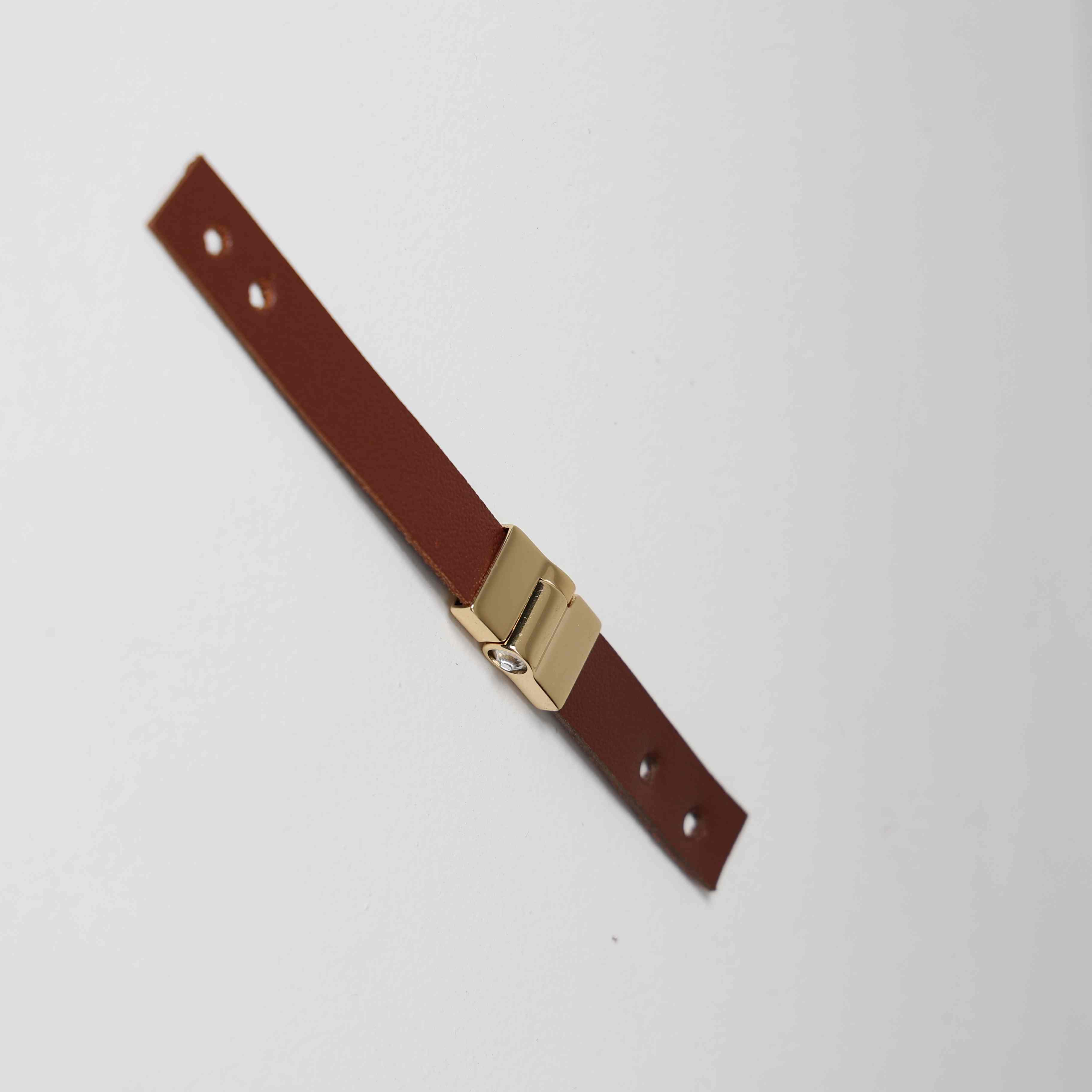 Fecho Imantado com Couro - 17cm Cor:Caramelo/Ouro