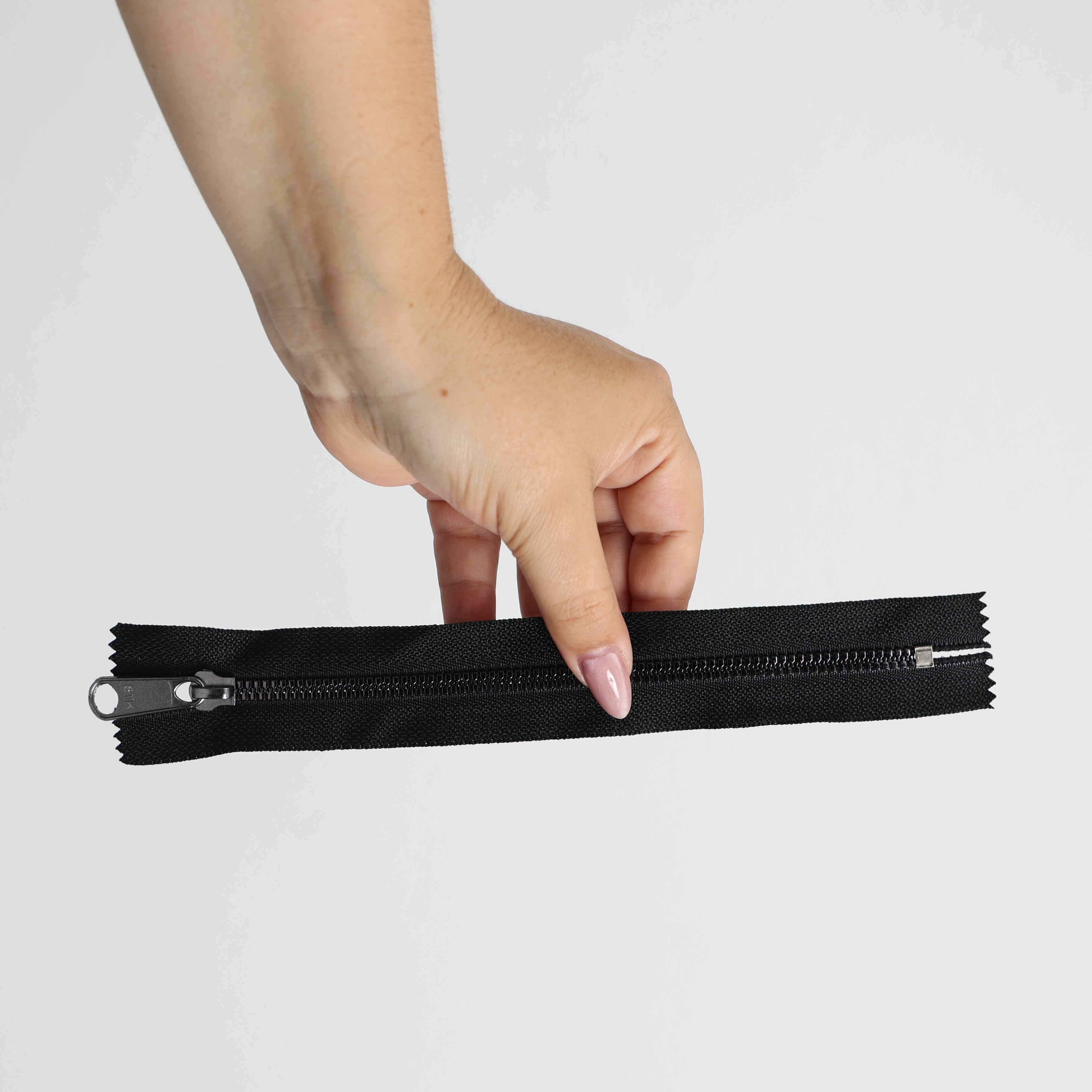 Ziper 20cm Cor:Preto/Ônix